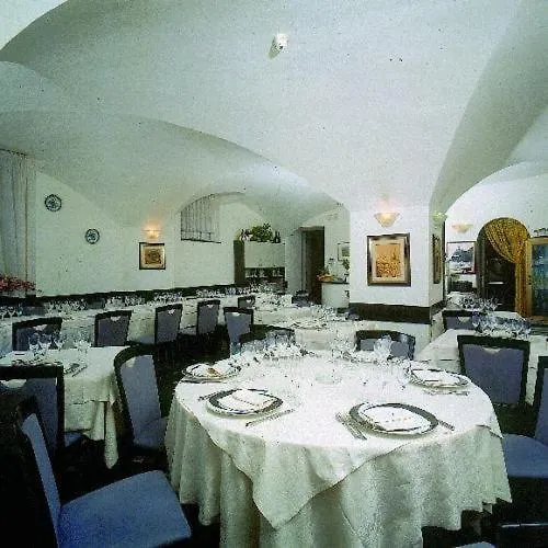 ג'נובה Hotel Mediterranee 3*,