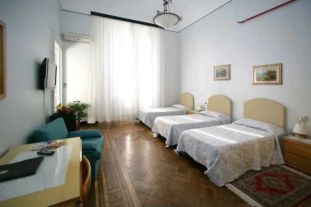 ג'נובה Hotel Mediterranee