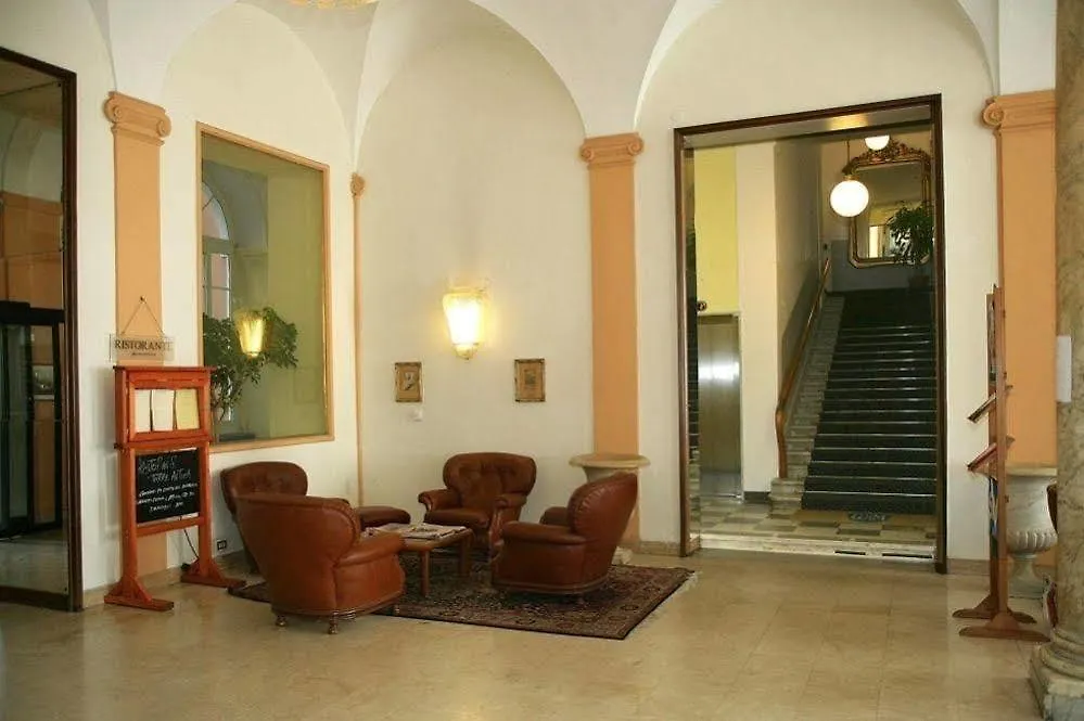 ג'נובה Hotel Mediterranee
