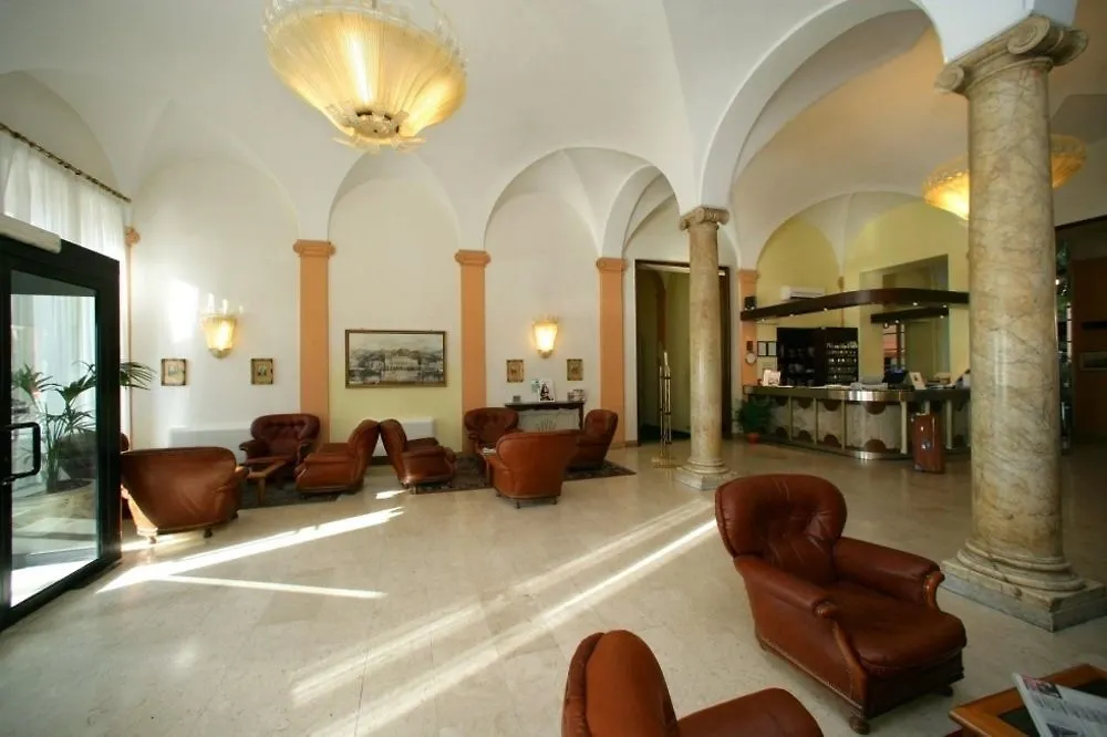 Hotel Mediterranee Генуя Италия