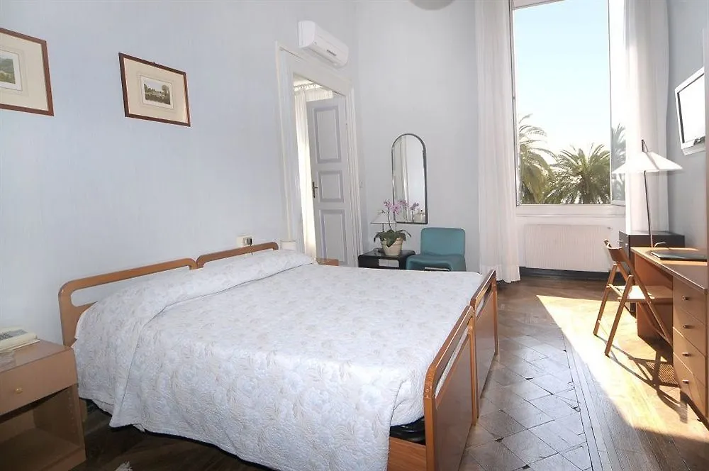Hotel Mediterranee Генуя