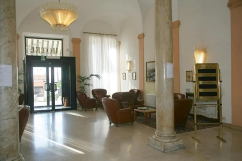 Hotel Mediterranee Генуя