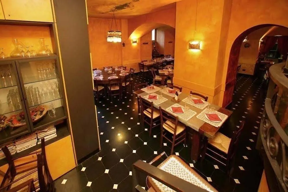 Hotel Mediterranee Генуя Италия