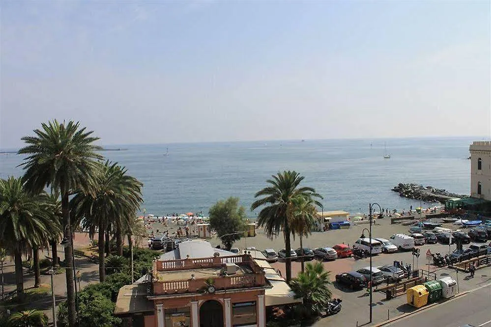 Hotel Mediterranee Генуя