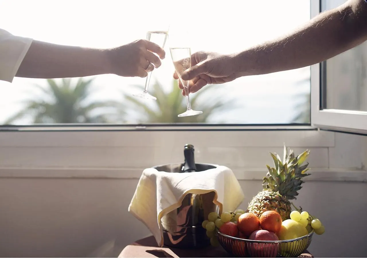 Hotel Mediterranee Генуя