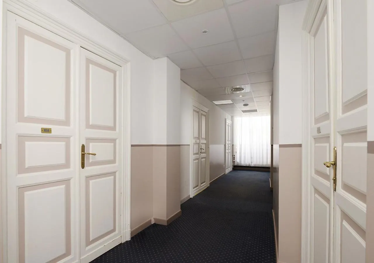 ***  Hotel Mediterranee Генуя Италия