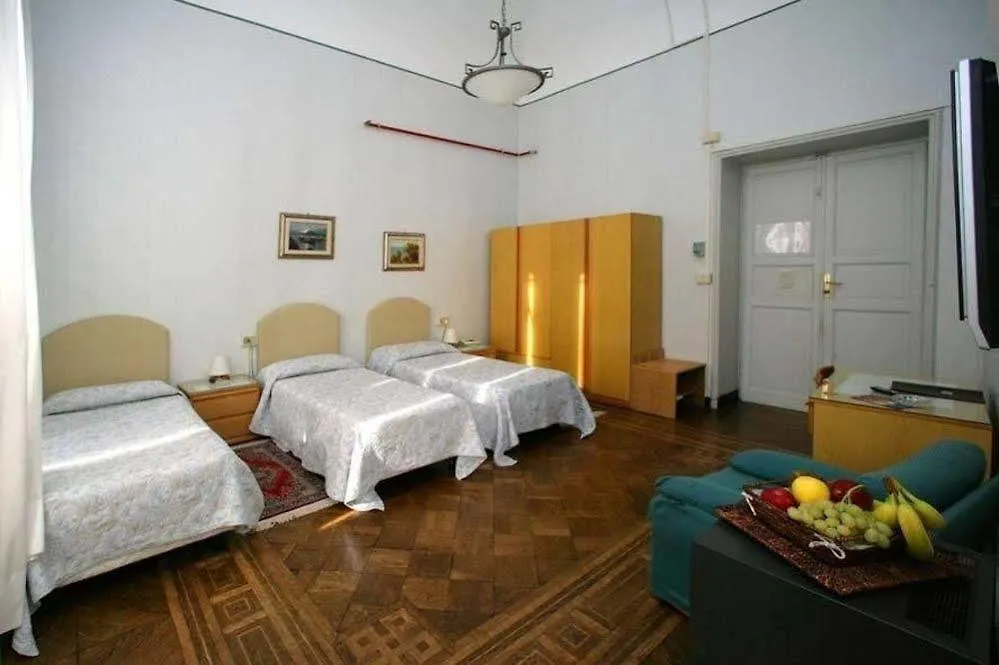 Hotel Mediterranee Генуя